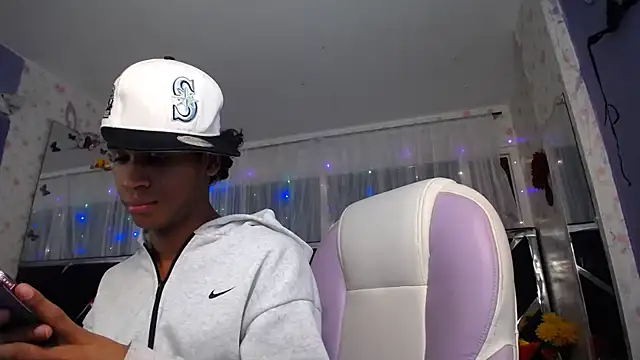 Santy_bigcock_01 live XXX chat