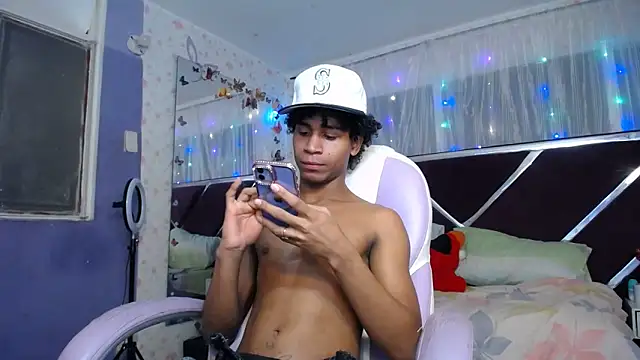 Santy_bigcock_01 Pertunjukan Webcam