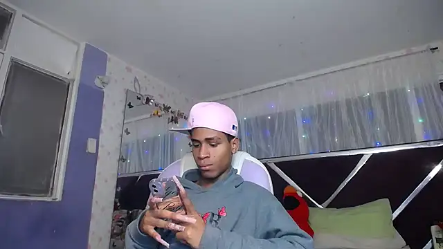 Santy_bigcock_01 Pertunjukan Webcam