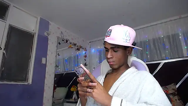 Pokazy przed kamerką – Santy_bigcock_01
