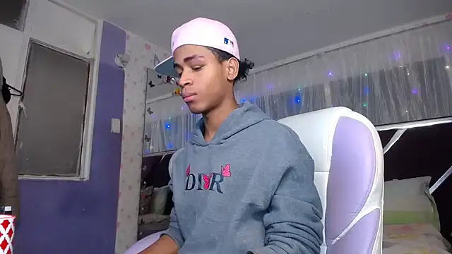 Santy_bigcock_01 Show in webcam
