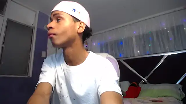 Santy_bigcock_01 – webcam-show