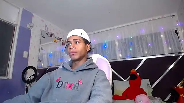 Santy_bigcock_01 Webcamshow