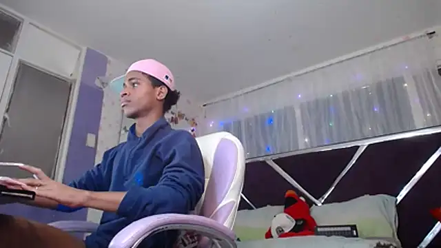 Santy_bigcock_01 现场XXX聊天