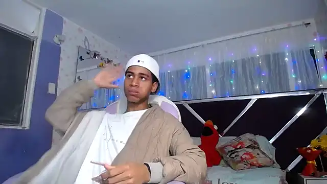 Santy_bigcock_01 网络视讯表演