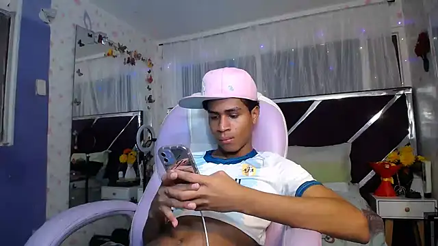โชว์เว็บแคมของ Santy_bigcock_01
