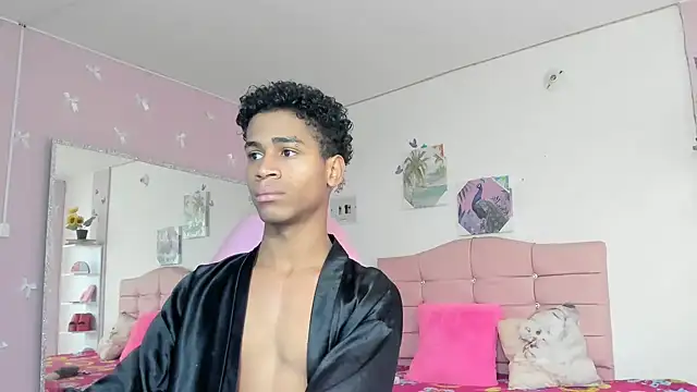 Santy_bigcock_01 Adlı Modelin Web Kamerası Şovu