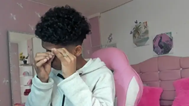 Santy_bigcock_01 Show in webcam