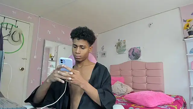 Santy_bigcock_01 在線直播表演