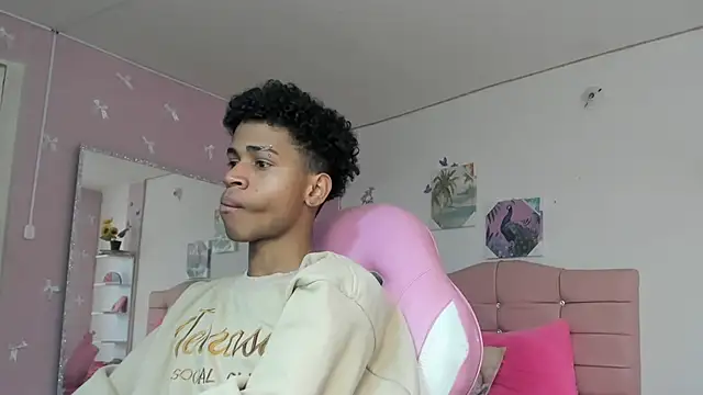 Santy_bigcock_01 网络视讯表演