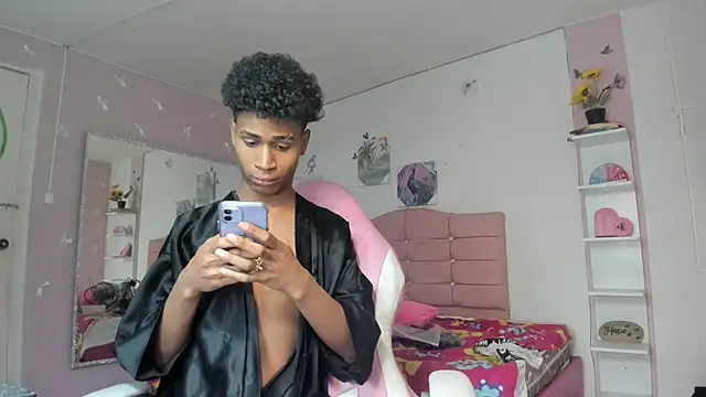 Santy_bigcock_01 在線直播表演