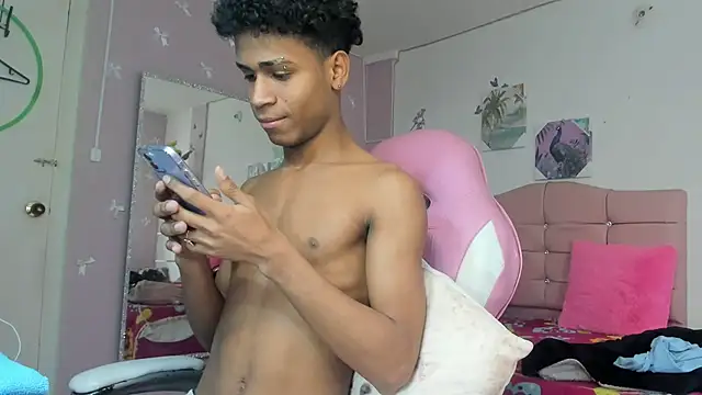Santy_bigcock_01 Adlı Modelin Web Kamerası Şovu