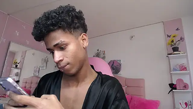 Santy_bigcock_01 Шоу с уебкамера