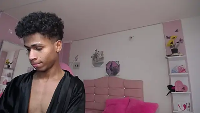 Santy_bigcock_01 在線直播表演