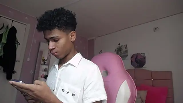 Santy_bigcock_01 网络视讯表演