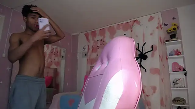 Santy_bigcock_01 Adlı Modelin Web Kamerası Şovu
