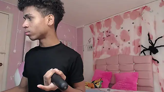 Pokazy przed kamerką – Santy_bigcock_01