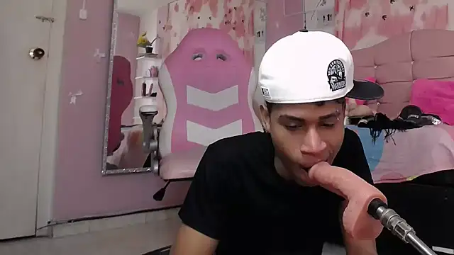 Santy_bigcock_01 Adlı Modelin Web Kamerası Şovu