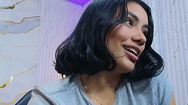 Chat XXX en directo de PEACHY_TAY