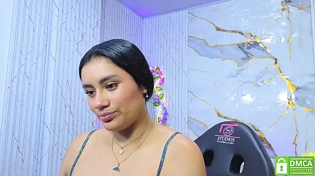 Živý XXX chat PEACHY_TAY