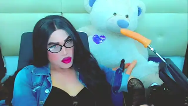 NharaBigCock: вебкам-шоу