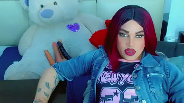 Show modela NharaBigCock na web-kameri