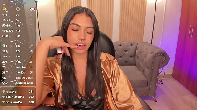 emma_connor1 Adlı Modelin Canlı XXX Sohbeti