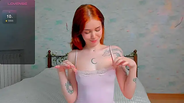 alice_with_freckles' Live XXX Chat