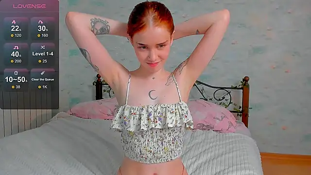 alice_with_freckles' Live XXX Chat