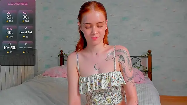 alice_with_freckles' Live XXX Chat