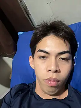 Urhotsilverboy Webcam Show