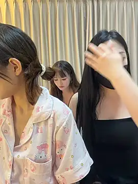 tutuya01 Show in webcam
