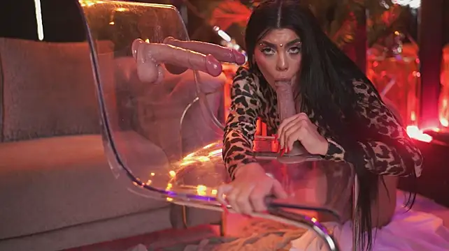 عرض كام RavennaDArcy