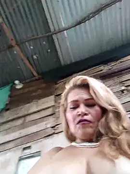 dirty_mother3 Show in webcam