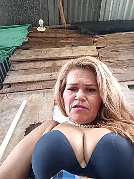 dirty_mother3 Show in webcam