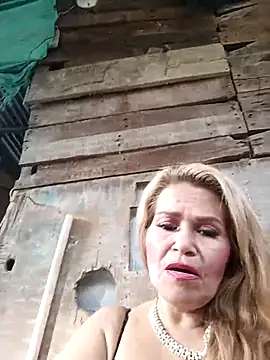 dirty_mother3: διαδικτυακό σόου στην κάμερα