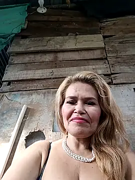 dirty_mother3: διαδικτυακό σόου στην κάμερα