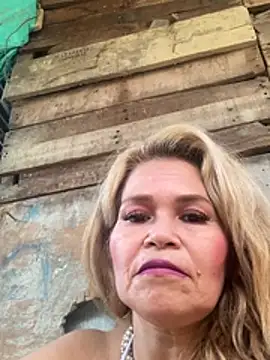 dirty_mother3 Adlı Modelin Web Kamerası Şovu