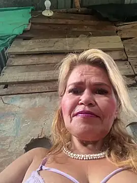 dirty_mother3 Show in webcam