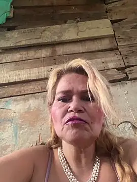 dirty_mother3 Adlı Modelin Web Kamerası Şovu