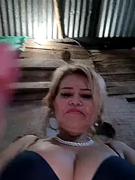 dirty_mother3: διαδικτυακό σόου στην κάμερα