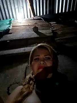 dirty_mother3: διαδικτυακό σόου στην κάμερα