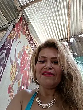 dirty_mother3: διαδικτυακό σόου στην κάμερα