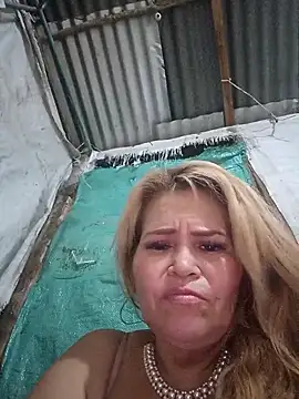 dirty_mother3n Webbikameraesitys