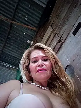 dirty_mother3 Show in webcam