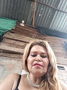 dirty_mother3: διαδικτυακό σόου στην κάμερα