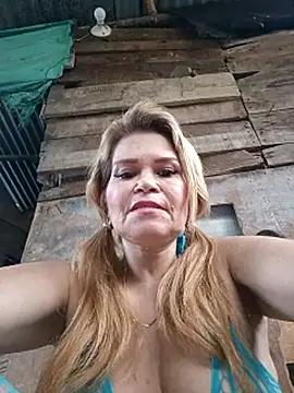 Pokazy przed kamerką – dirty_mother3