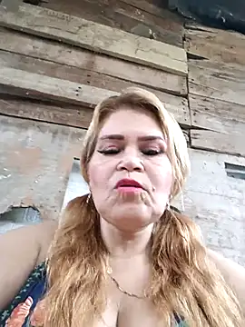 Pokazy przed kamerką – dirty_mother3