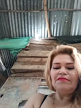 Show modela dirty_mother3 na web-kameri