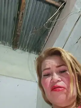 Hotpussymoon – Live XXX-chat